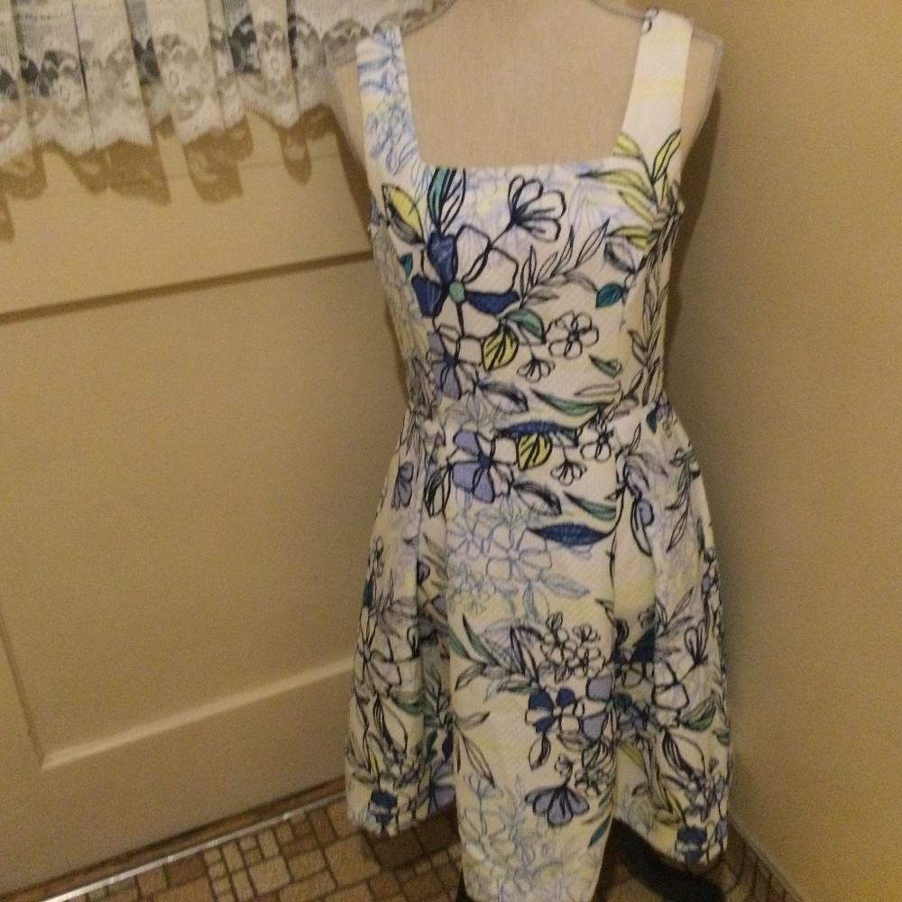 Great Summer Floral Dress by Danny and Nicole - Picture 1 of 14